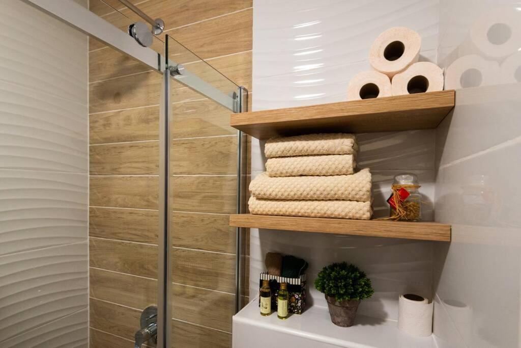 Modern, Bright And Cozy Apartment بودغوريتْسا المظهر الخارجي الصورة