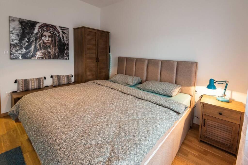 Modern, Bright And Cozy Apartment بودغوريتْسا المظهر الخارجي الصورة